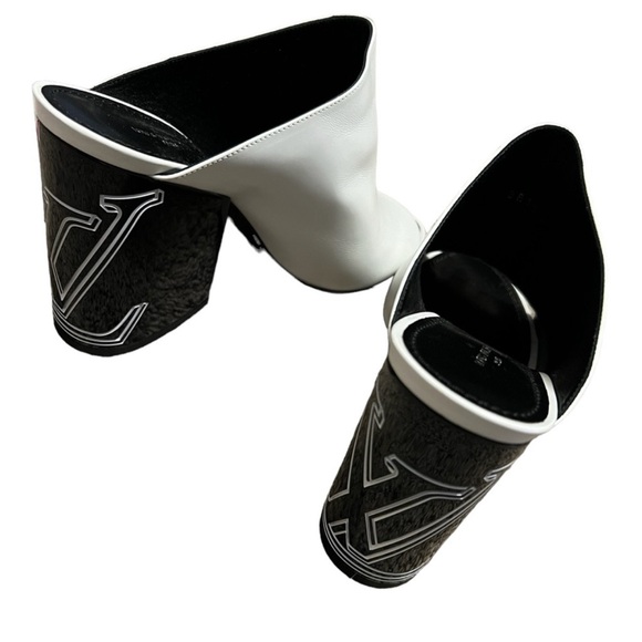 Louis Vuitton New White and Black Sandal Heels size 41 - Picture 4 of 7